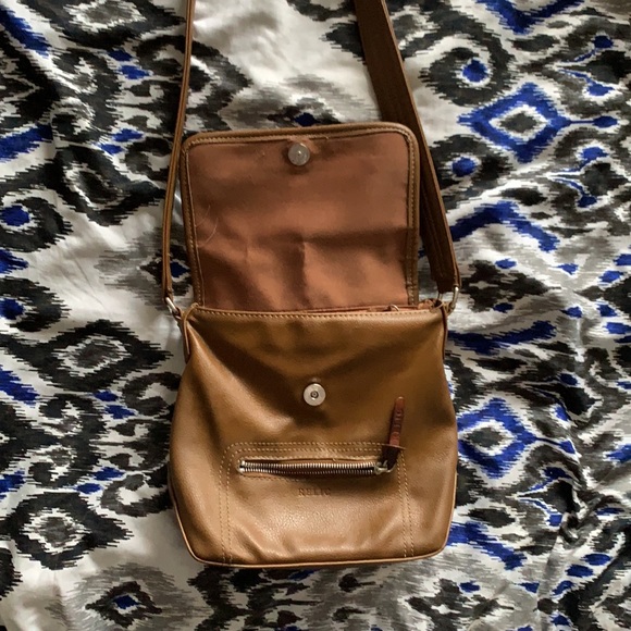 👜 RELIC Crossbody Bag (Vintage Version) 👜 - Picture 5 of 9